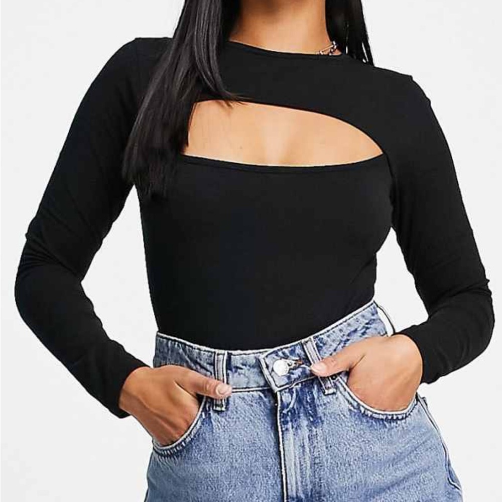 Long sleeve bodysuit with cutout